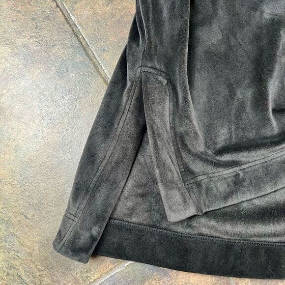 Athletic Works Women’s Black Athleisure Velour Top 16-18 - Picture 11 of 11